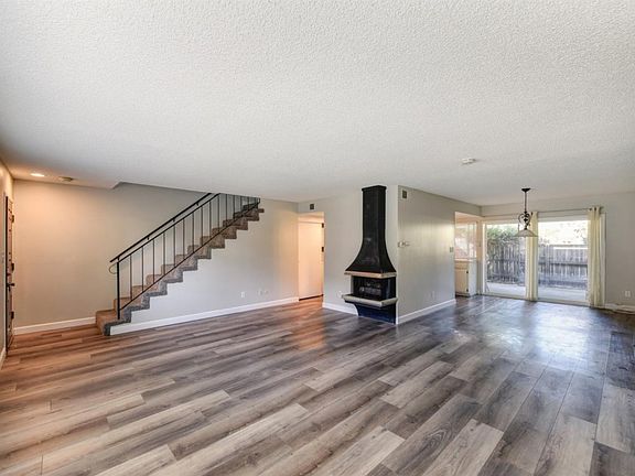 5th image of 2436 Via Camino Ave