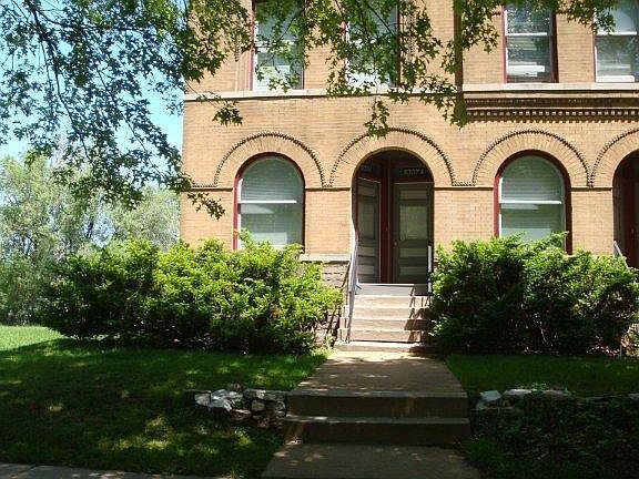 2337 Rutger.. front view