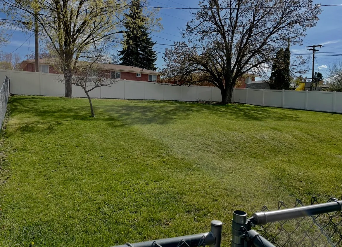 4 bed, 2220 sqft, $3,200 — Photo 3
