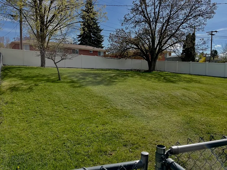2239 42nd St — Photo 3
