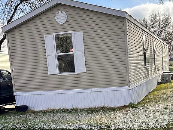 2nd image of 3 Parkside Dr