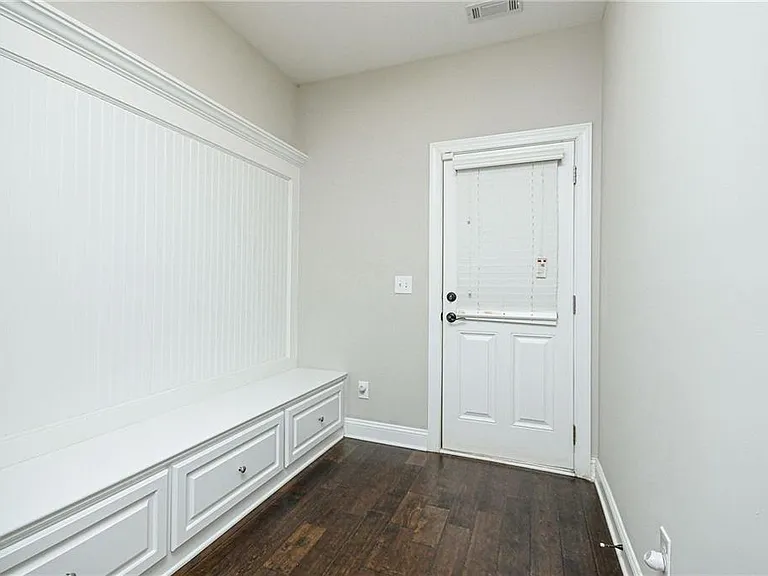 1299 Linden Ct NE — Photo 20