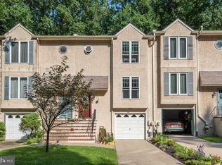192 Shawmont Ave, Philadelphia, PA 19128