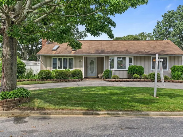 36 Deville Drive, Selden, NY 11784