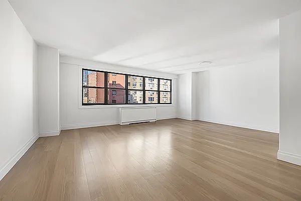 1st image of 201 E 28th St #10K