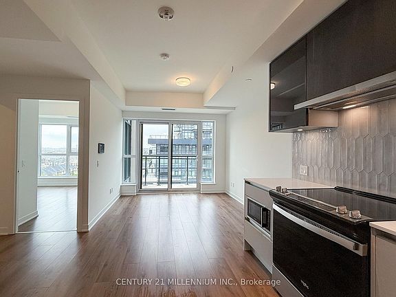 3rd image of 405 Dundas St W #810
