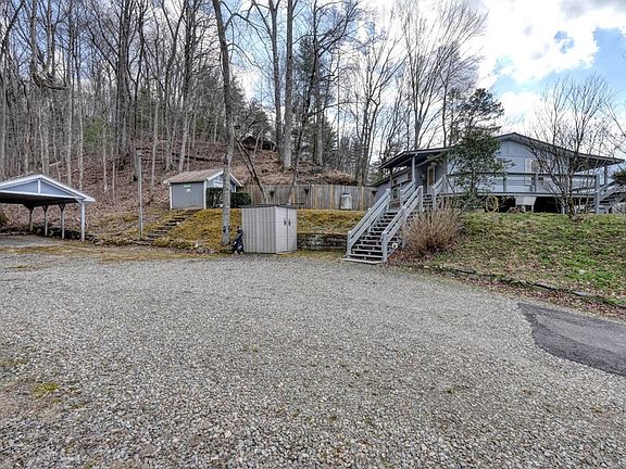 3rd image of 240 N Ruby Lake Dr