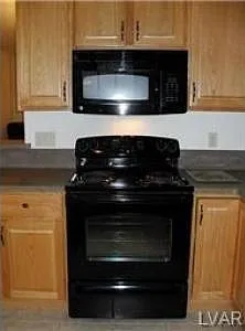 7380 Pioneer Dr — Photo 2