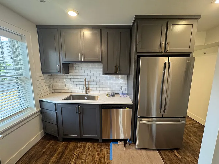 219 W Meadow St — Photo 15