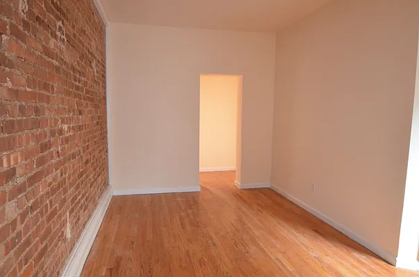 Rented by CITY SKYLINE REALTY INC | media 13