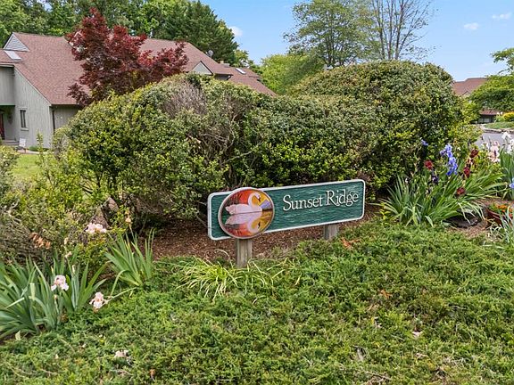 2nd image of 164 Sunset Ridge Rd