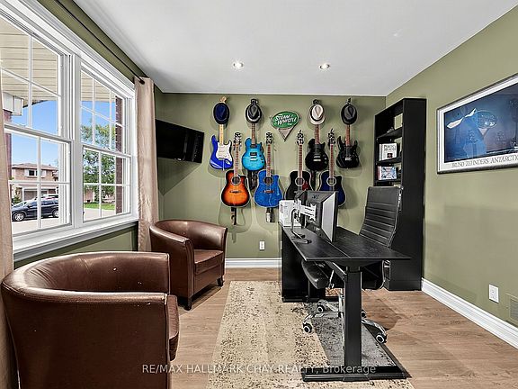 4th image of 334 Parkwood Ave