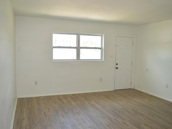 5th image of 1419 E Linebaugh Ave #A