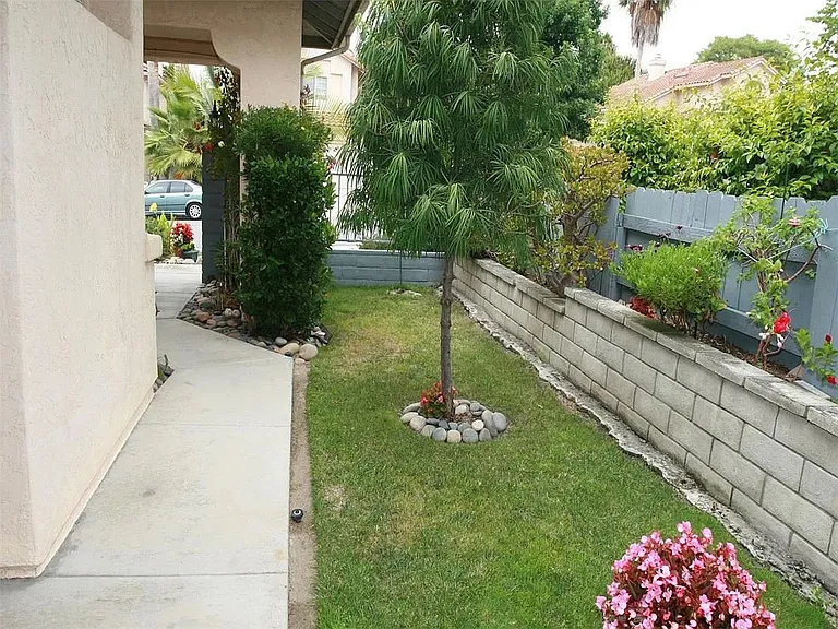 1633 Calle Las Casas — Photo 17