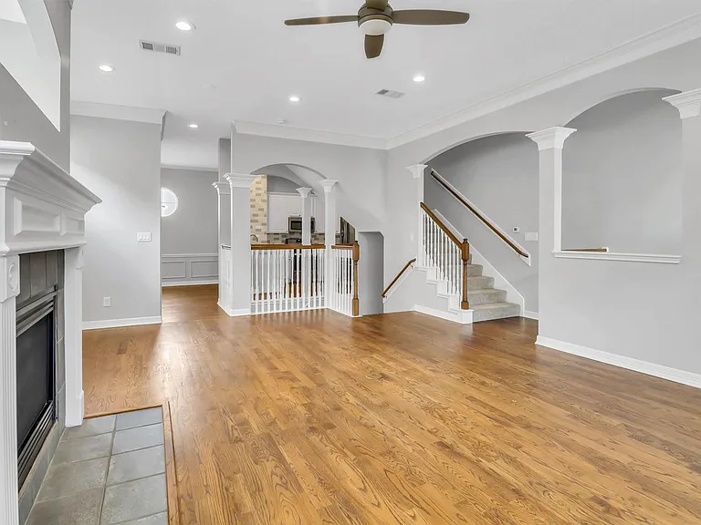 5320 Blossom St — Photo 2