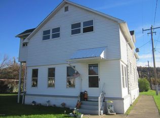 902 E 2nd St, Nescopeck, PA 18635