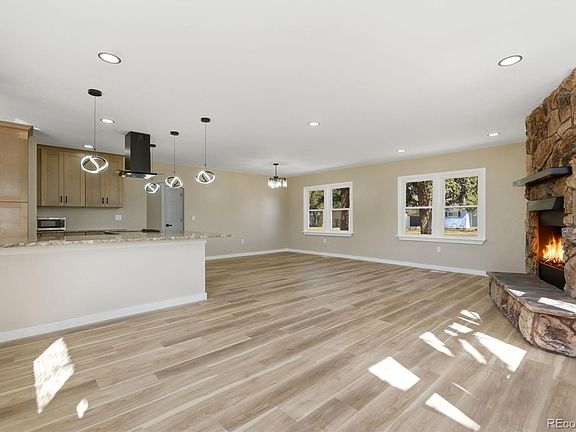 3rd image of 4895 S Fox Street