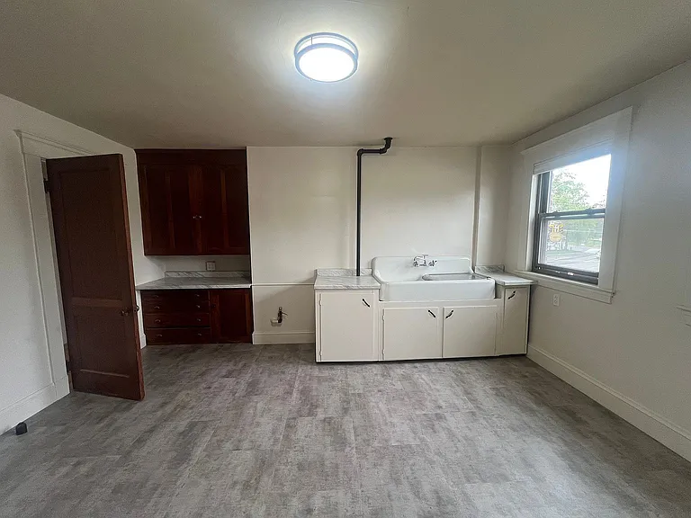 250 N Main St #19 — Photo 2