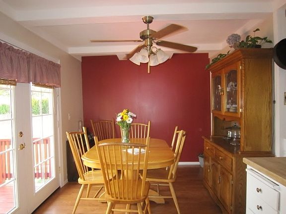 3rd image of 407 Greenwalt Pl
