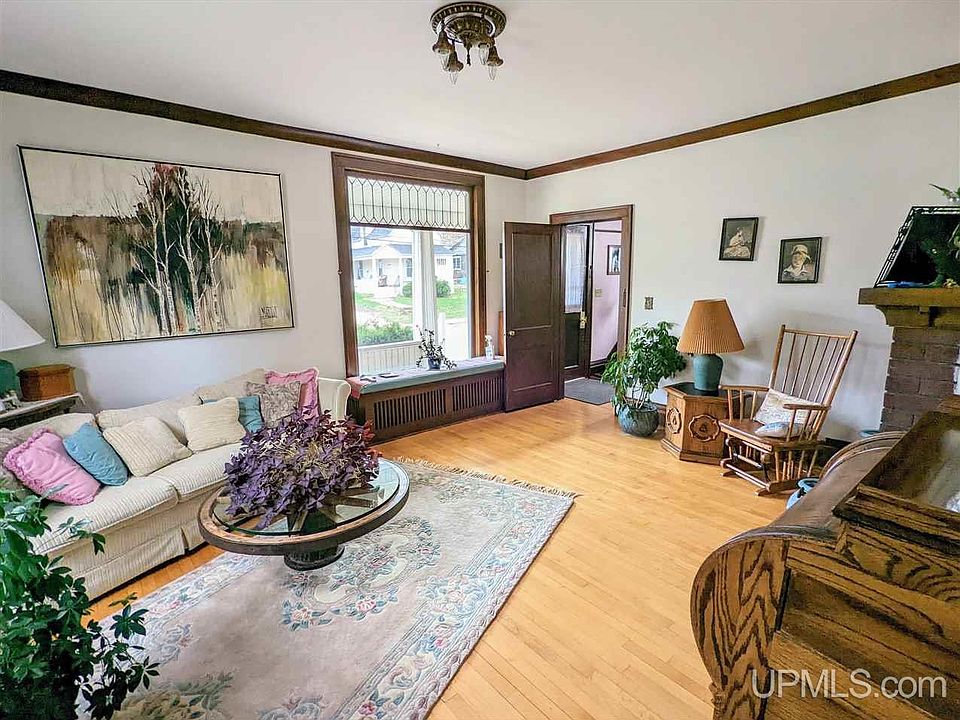 354 W Crescent St, Marquette, MI 49855 | Zillow