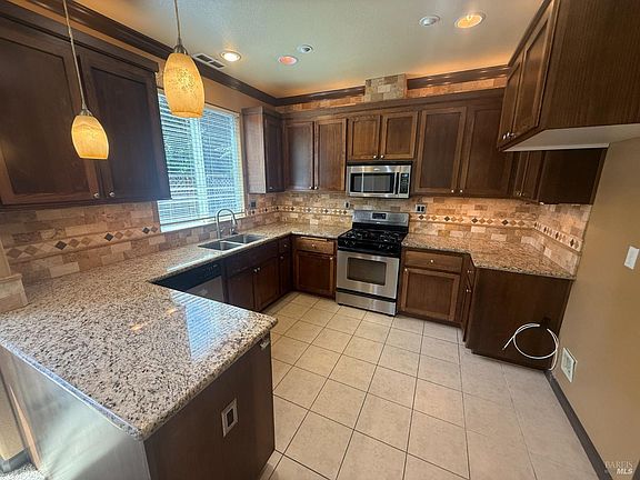 2nd image of 101 Summerfield Drive