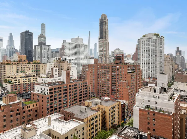 360 East 72nd Street image 4 of 15