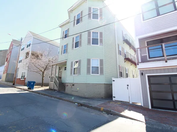 7 Stone St, Portland, ME 04101