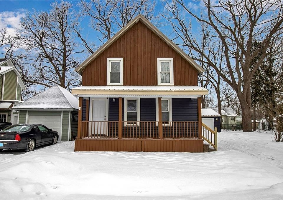 1st image of 8 Oakwood Ave