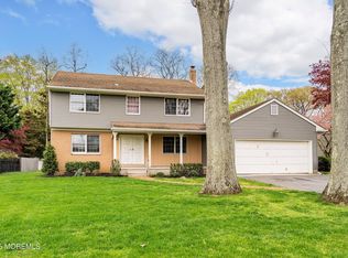 2015 Vernon St, Oakhurst, NJ 07755