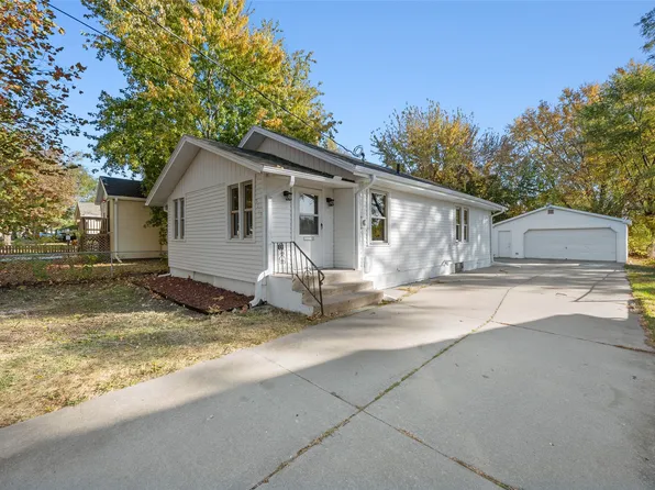 3219 Cornell St, Des Moines, IA 50313