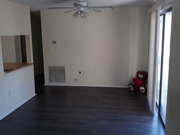 2nd image of 5026 Water Oak Dr APT 213