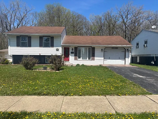 Building Photo - 127 E Maple Dr