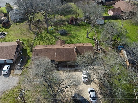 2nd image of 1412 W San Antonio St
