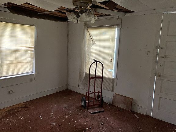 2nd image of 713 Shelton Ave