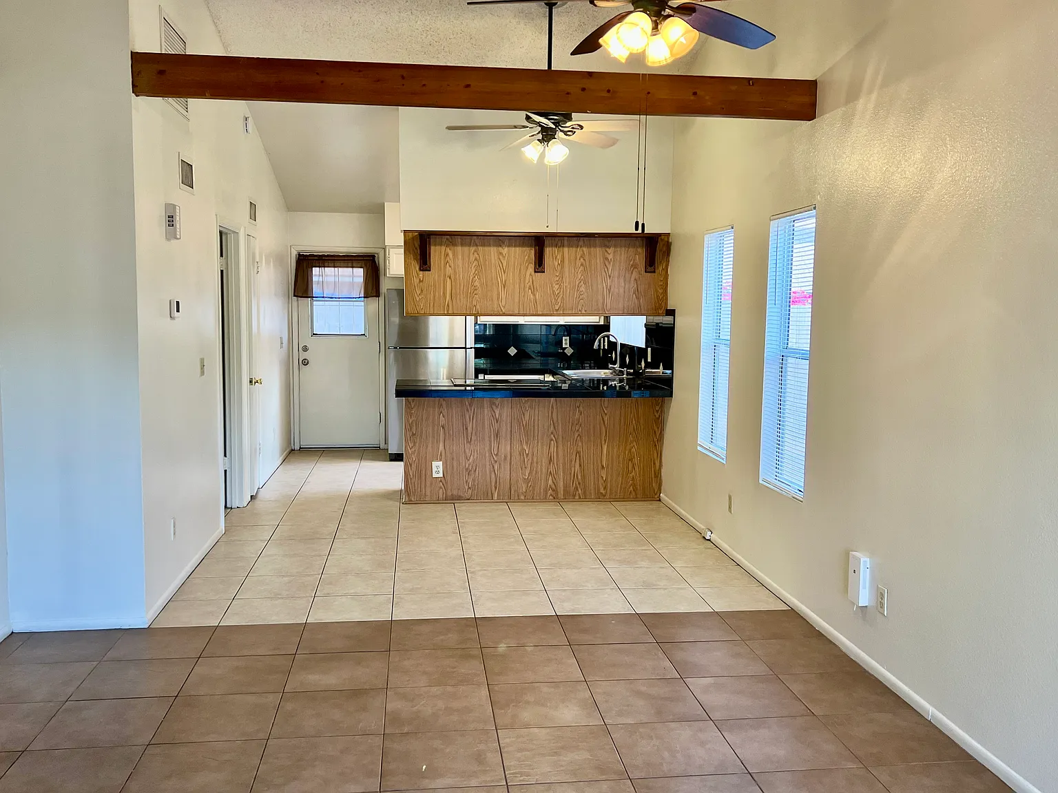 2 bed, 775 sqft, $1,595 — Photo 2