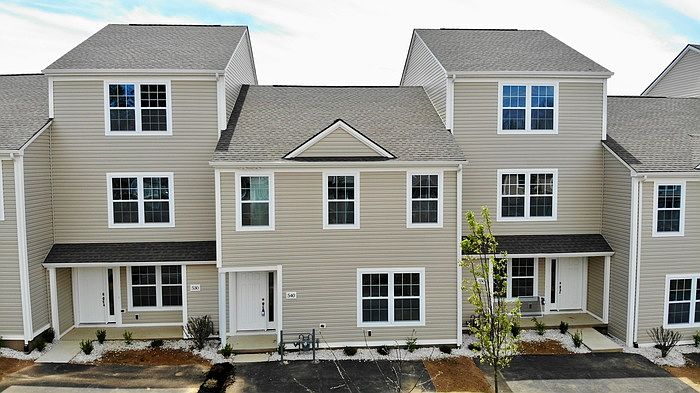 1st image of 540 Pin Oak Dr