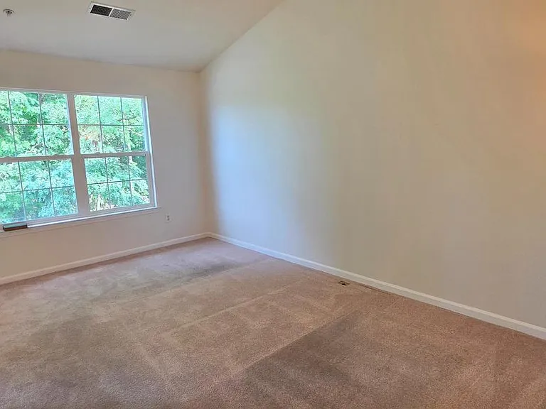 12723 Sullivan Ct — Photo 14