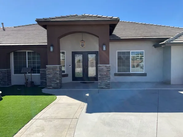 10525 Sage St, Oak Hills, CA 92344
