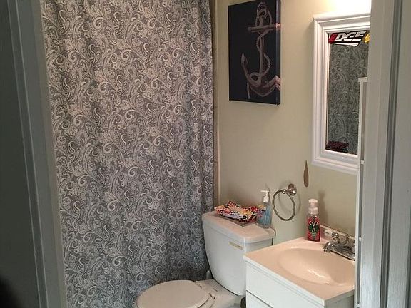 4th image of 337 Olive St