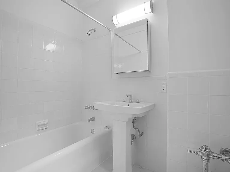 12 E 86th St #322 — Photo 5