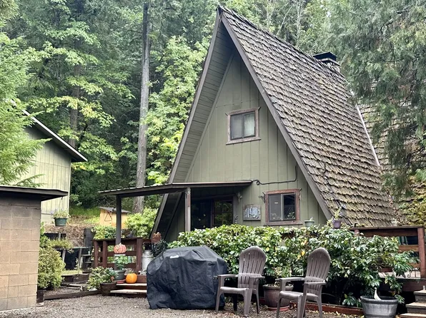 825 Hidden Homestead Rd, Myrtle Creek, OR 97457