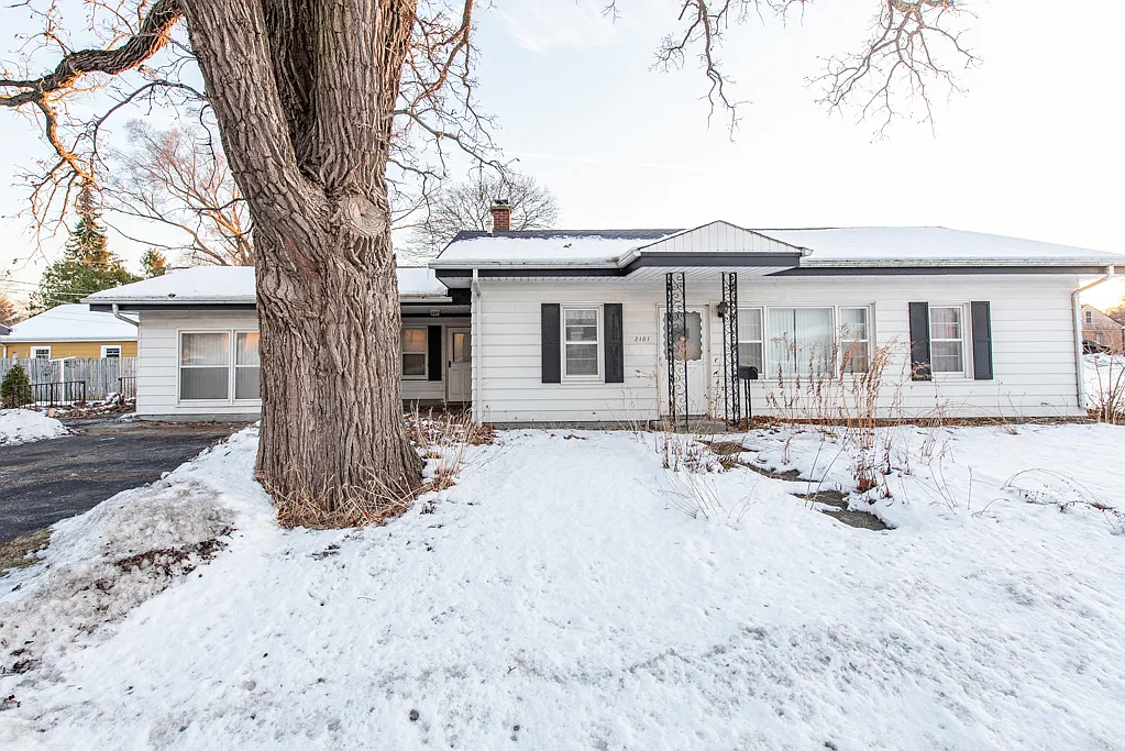 2101 Eshcol Ave photo 1