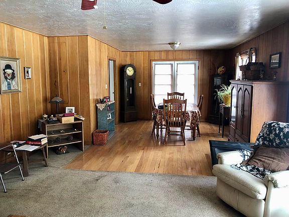 5th image of 215 Riverwood Dr