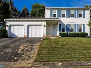 1098 Grandia Flora Dr, Mechanicsburg, PA 17055