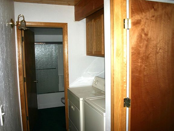 4th image of 793 Mountain Ln