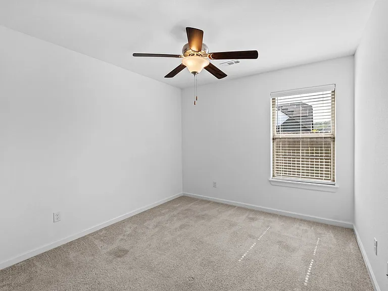 4304 W Newton Ave — Photo 23