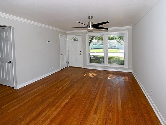 4th image of 729 Kelvin Dr
