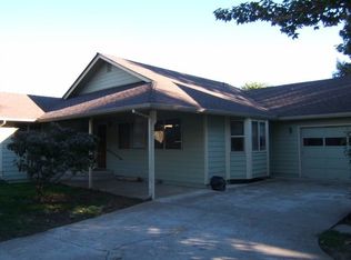 747 NE 12th St, Grants Pass, OR 97526
