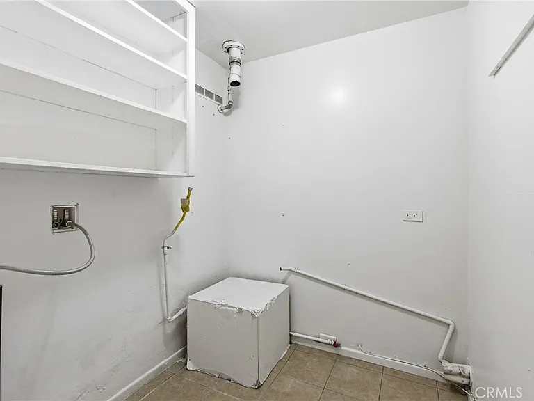 40861 Whittier Ave — Photo 16