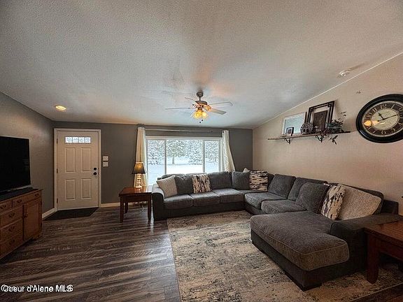 4th image of 4062 W Seasons Rd